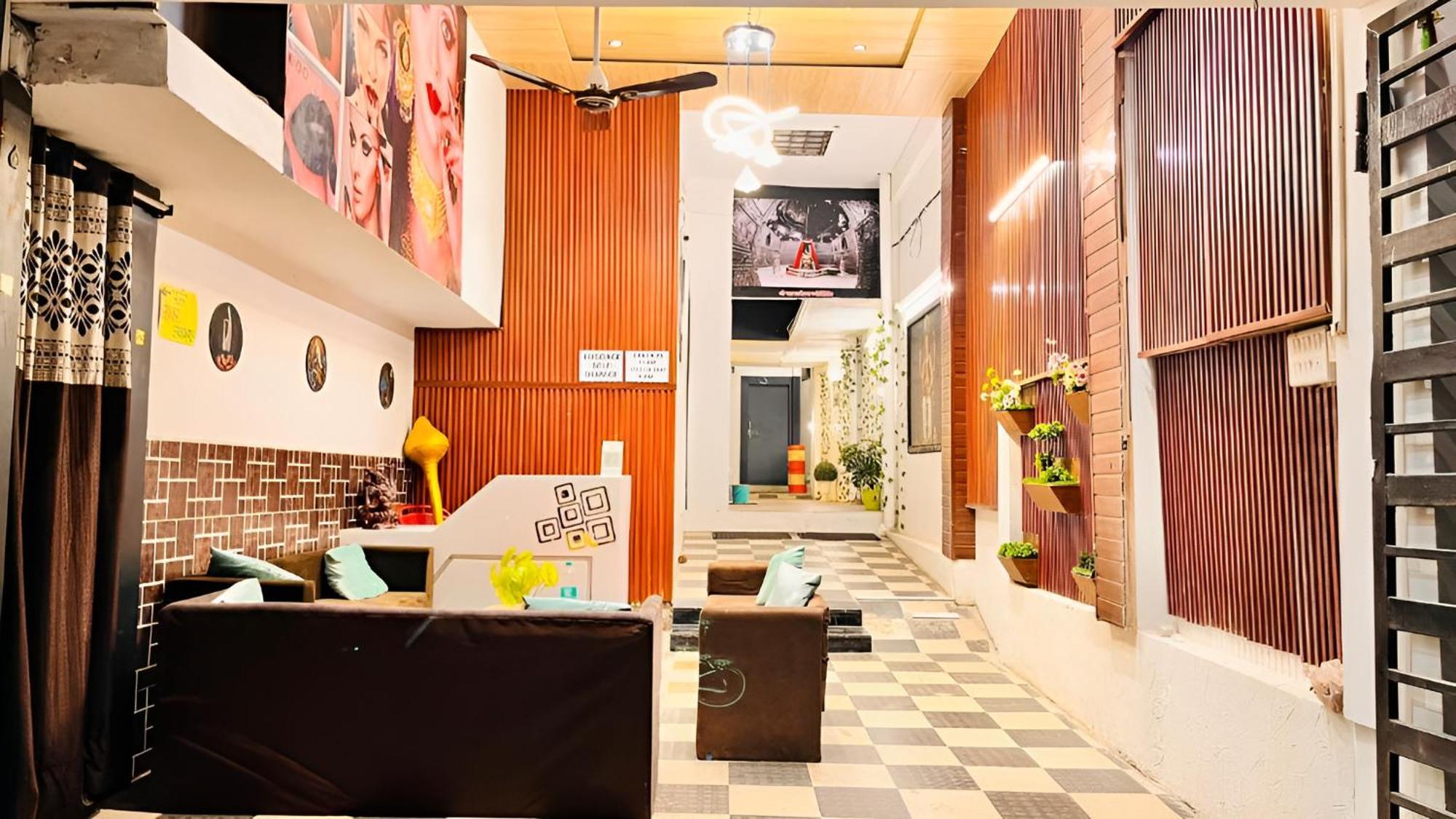 Pallav Guest House Ujjain Eksteriør billede